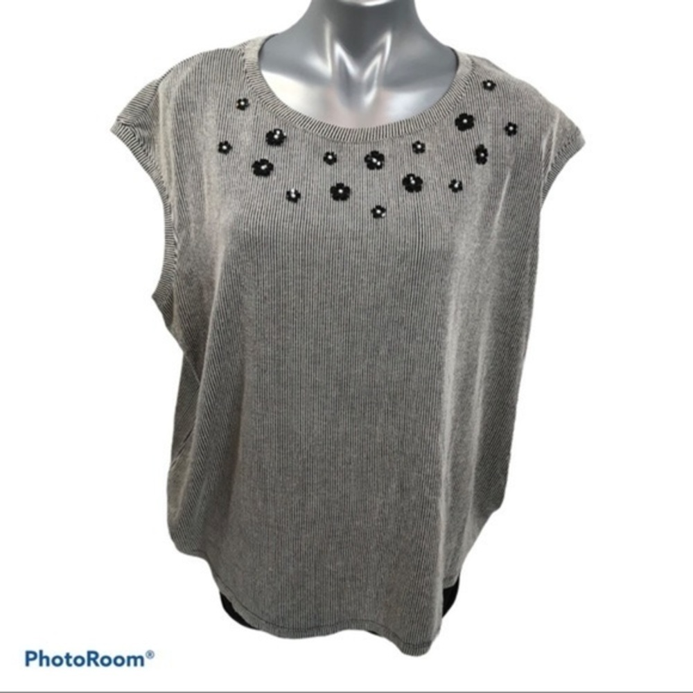 𝅺💥💥 SALE! 5 / $25 💥💥 Elle gray stripes sleeveless top